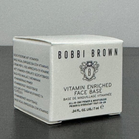 Bobbi Brown Vitamin Enriched Face Base - Picture 10 of 16